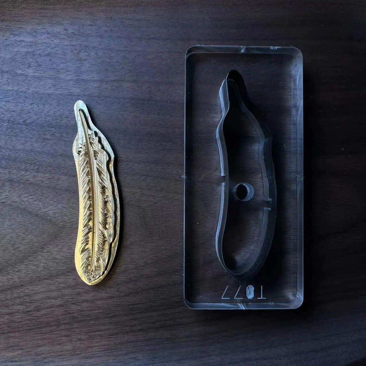 Feather Shape Brass Stamp Cutt - đánh giá và giá Leather Stamp Set